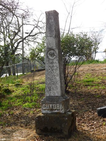 [Picture of Gundry grave]